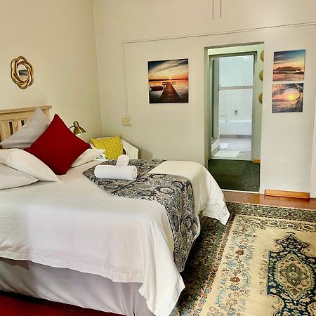 Dreamers Guesthouse - No Loadshedding King William's Town Eksteriør bilde